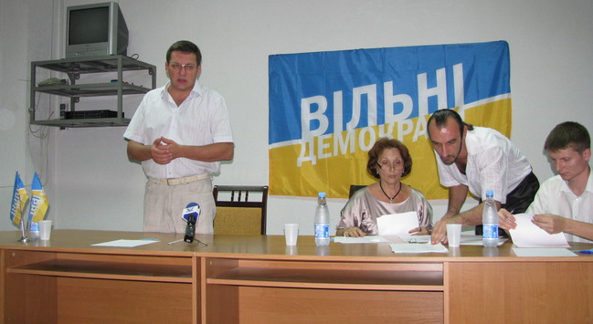 Власних повноважень у міського голови недостатньо. Потрібна більшість! Власних повноважень у міського голови недостатньо. Потрібна більшість!