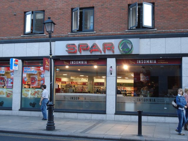 Загалом "Spar" - це велика європейська мережа супермаркетів Загалом "Spar" - це велика європейська мережа супермаркетів