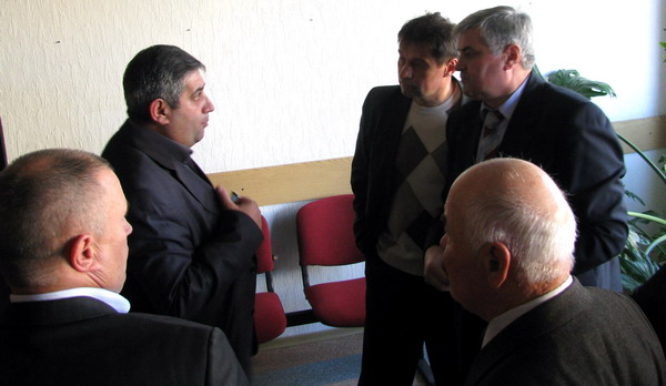Пристрасті у Черкаській міськраді киплять і після сесійних засідань Пристрасті у Черкаській міськраді киплять і після сесійних засідань
